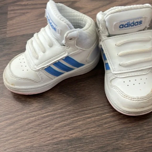 Adidas toddler sneakers. - Picture 1 of 3